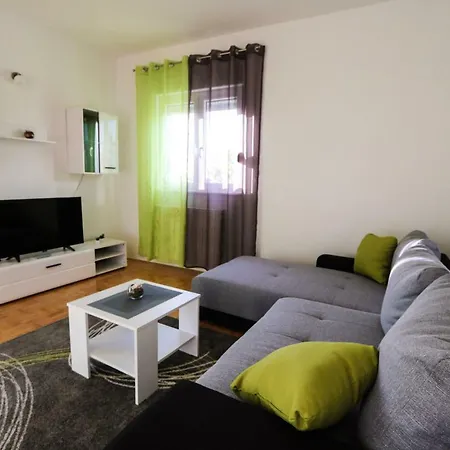 Apartment Iva *